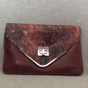 NWT - B C B GENERATION Snakeskin & Leather Look Clutch w/Gunmetal Gray Hardware
